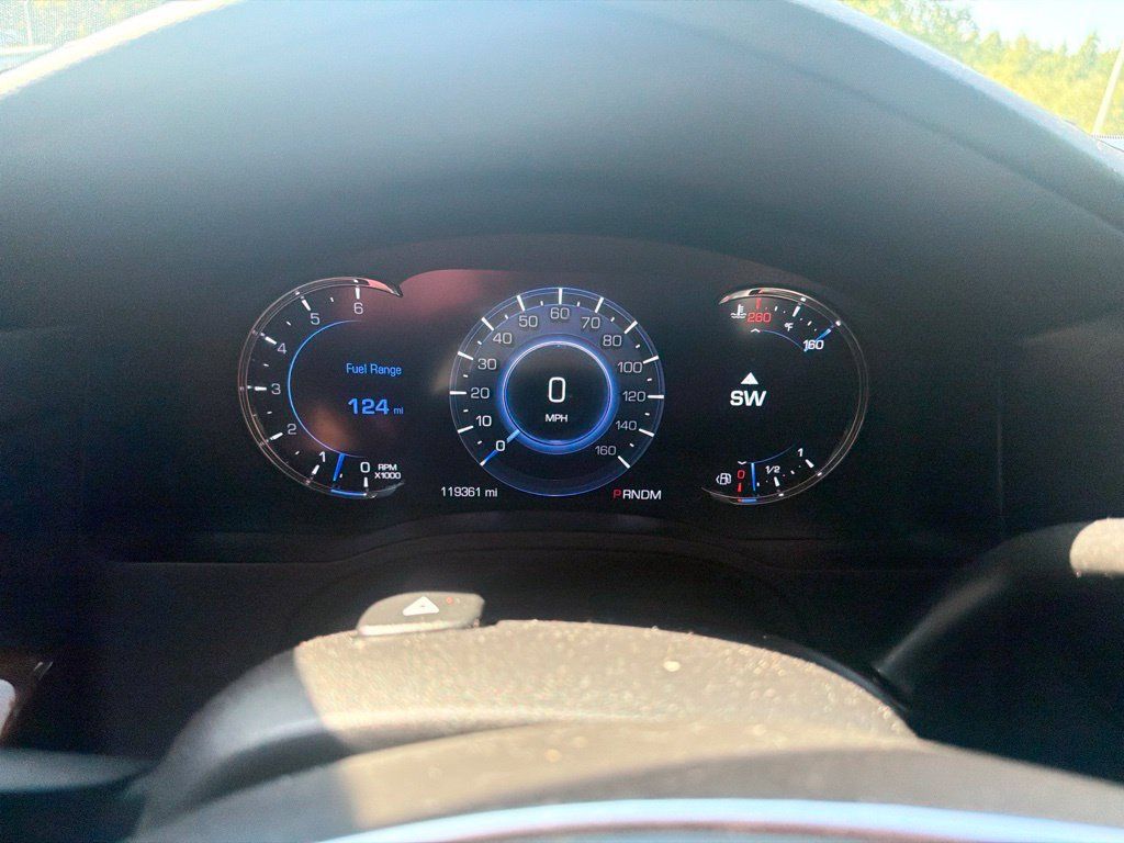 Used 2016 Cadillac Escalade Luxury RWD image 14