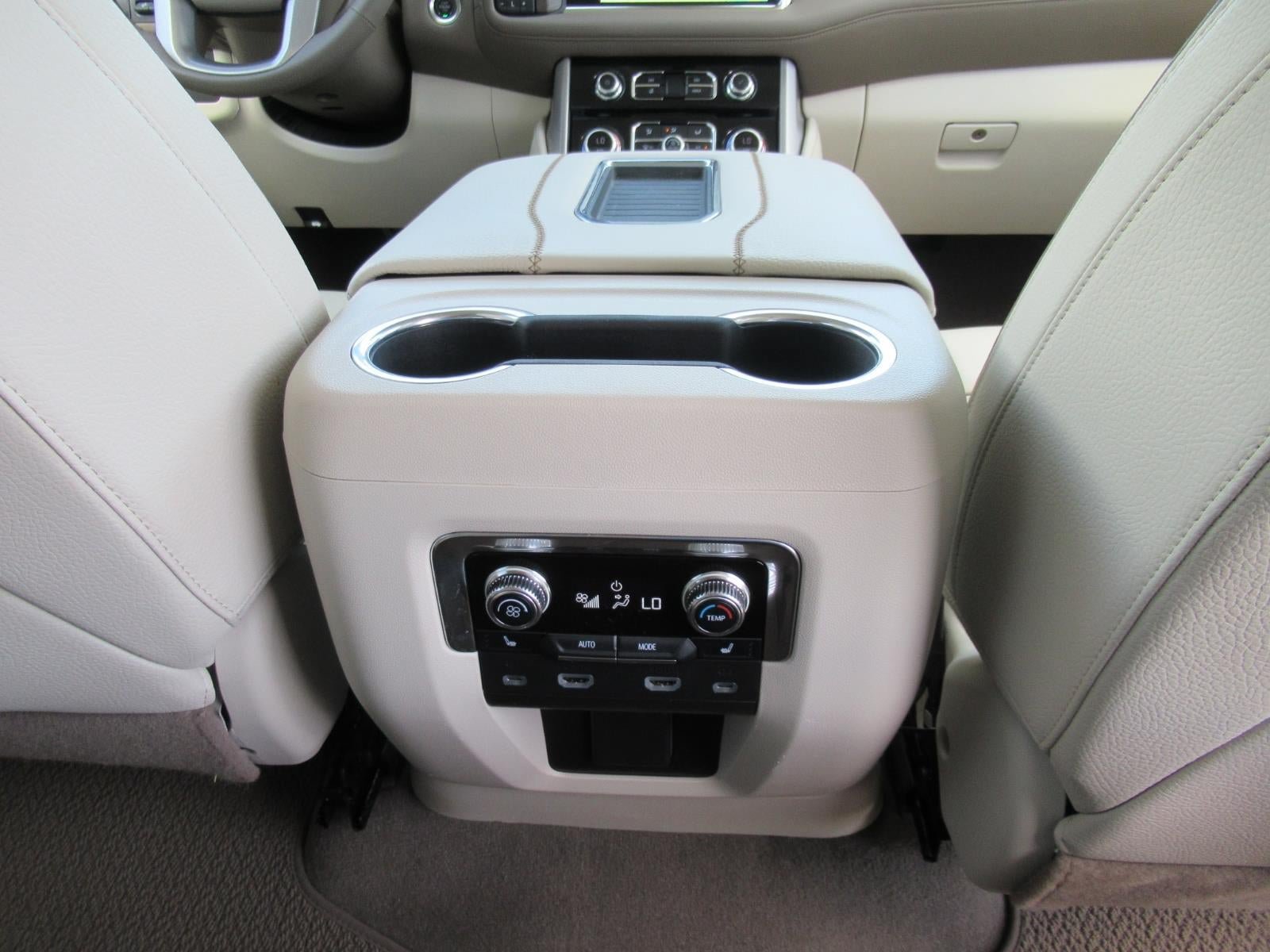 Used 2024 GMC Yukon XL Denali RWD image 35