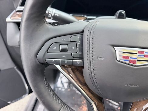 Used 2022 Cadillac Escalade ESV Sport Platinum w/ Heavy-Duty Trailer Package image 17