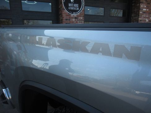 Used 2024 Chevrolet Silverado 2500 LT w/ Convenience Package AWD/4WD image 12