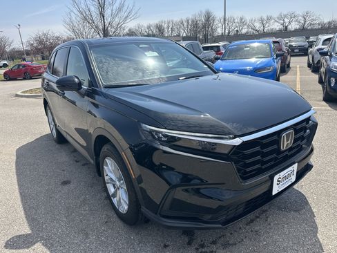 Used 2025 Honda CR-V EX image 2