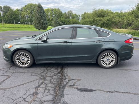 Used 2016 Ford Fusion Titanium FWD image 1