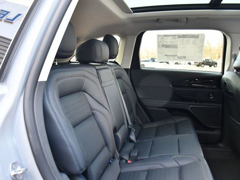 New 2026 Lincoln Nautilus Reserve w/ Jet Appearance Package AWD/4WD image 18