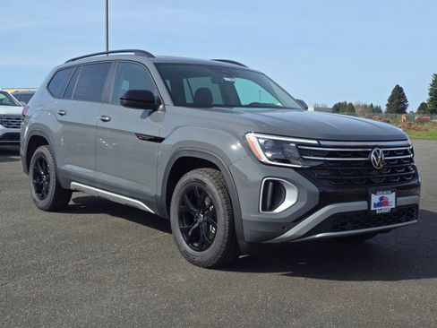 New 2026 Volkswagen Atlas Peak Edition AWD/4WD image 1