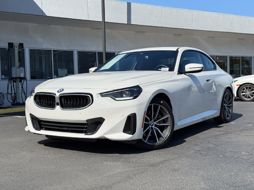 Used 2026 BMW 230i xDrive Coupe AWD/4WD image 2