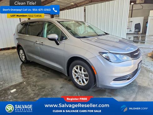 Used 2017 Chrysler Pacifica LX FWD image 5
