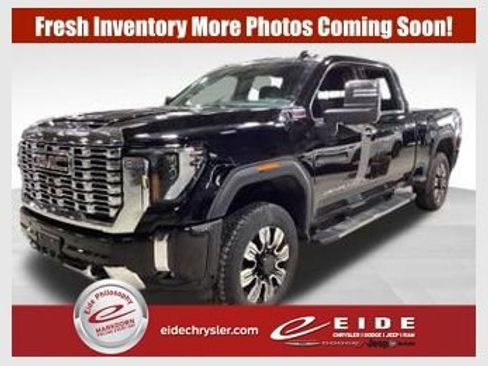 Used 2025 GMC Sierra 2500 Denali w/ Denali Reserve Package AWD/4WD image 1