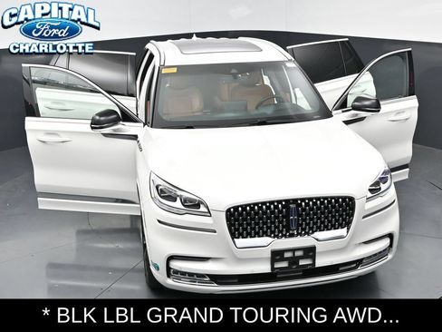 Used 2023 Lincoln Aviator Black Label Grand Touring AWD/4WD image 37