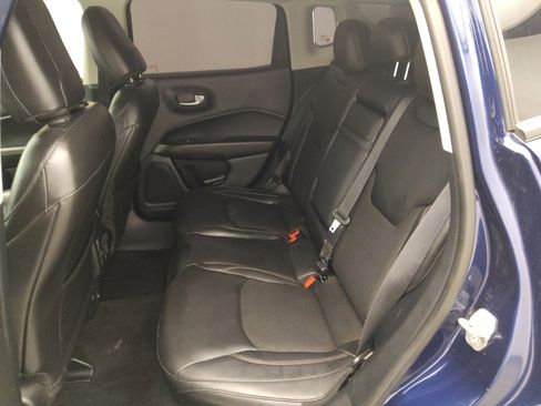 Used 2018 Jeep Compass Latitude FWD image 18