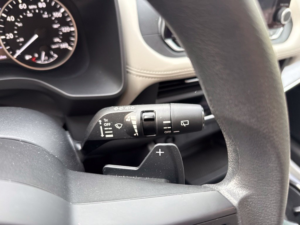 Used 2024 Nissan Rogue SV AWD/4WD image 18