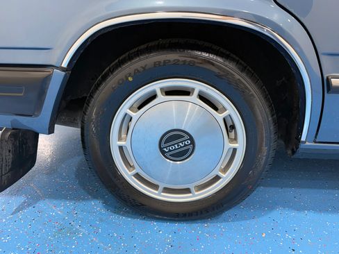 Used 1987 Volvo 760 GLE RWD image 45