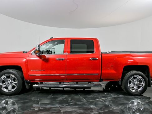 Used 2017 Chevrolet Silverado 1500 LTZ w/ Max Trailering Package image 7