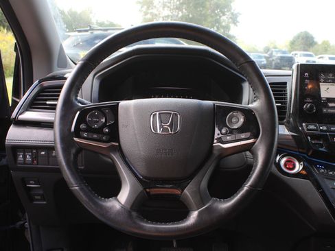 Used 2024 Honda Odyssey Elite image 11