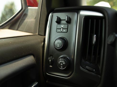 Used 2018 Chevrolet Silverado 1500 LT w/ All Star Edition AWD/4WD image 10