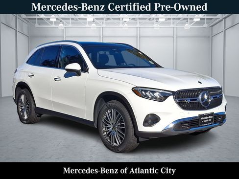 Used 2025 Mercedes-Benz GLC 300 4MATIC image 1