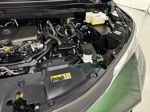 Used 2025 Toyota Sienna XLE image 73