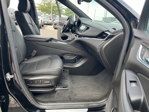 Used 2023 Buick Enclave Avenir image 20
