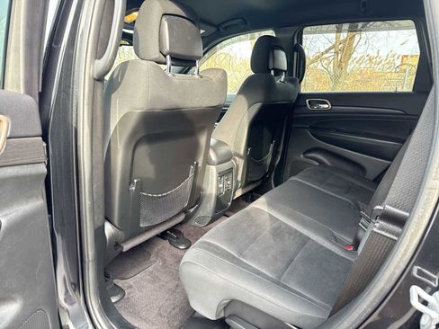 Used 2016 Jeep Grand Cherokee Laredo w/ Quick Order Package 23E image 12