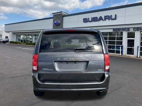 Used 2018 Dodge Grand Caravan SXT image 6