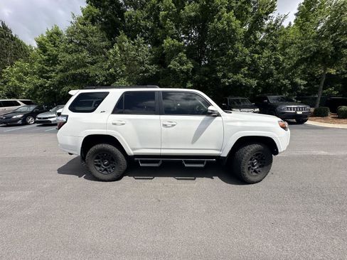 Used 2023 Toyota 4Runner SR5 Premium w/ Moonroof Package AWD/4WD image 5