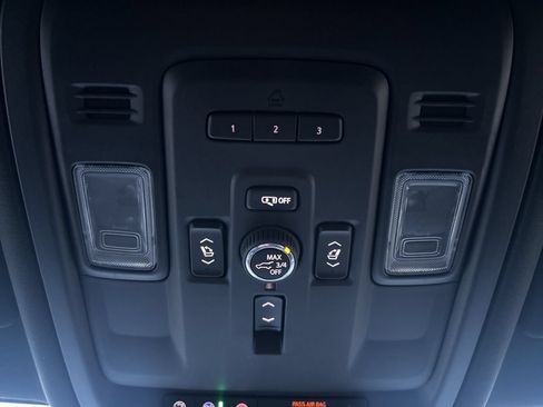 Used 2024 GMC Yukon Denali AWD/4WD image 31