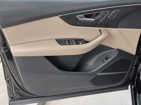 Used 2021 Audi Q7 3.0T Prestige image 39