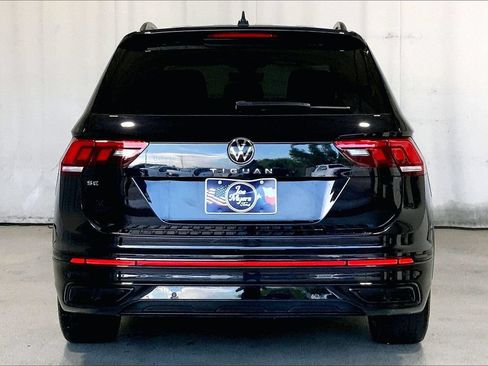Used 2024 Volkswagen Tiguan SE R-Line FWD image 3