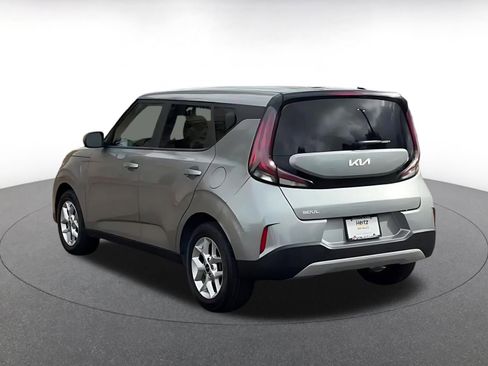 Used 2025 Kia Soul LX w/ LX Technology Package image 11
