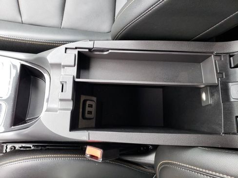 Used 2024 Chevrolet Equinox Premier image 23