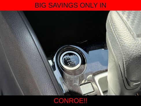 Used 2022 Nissan Versa SV w/ Trunk Package FWD image 18