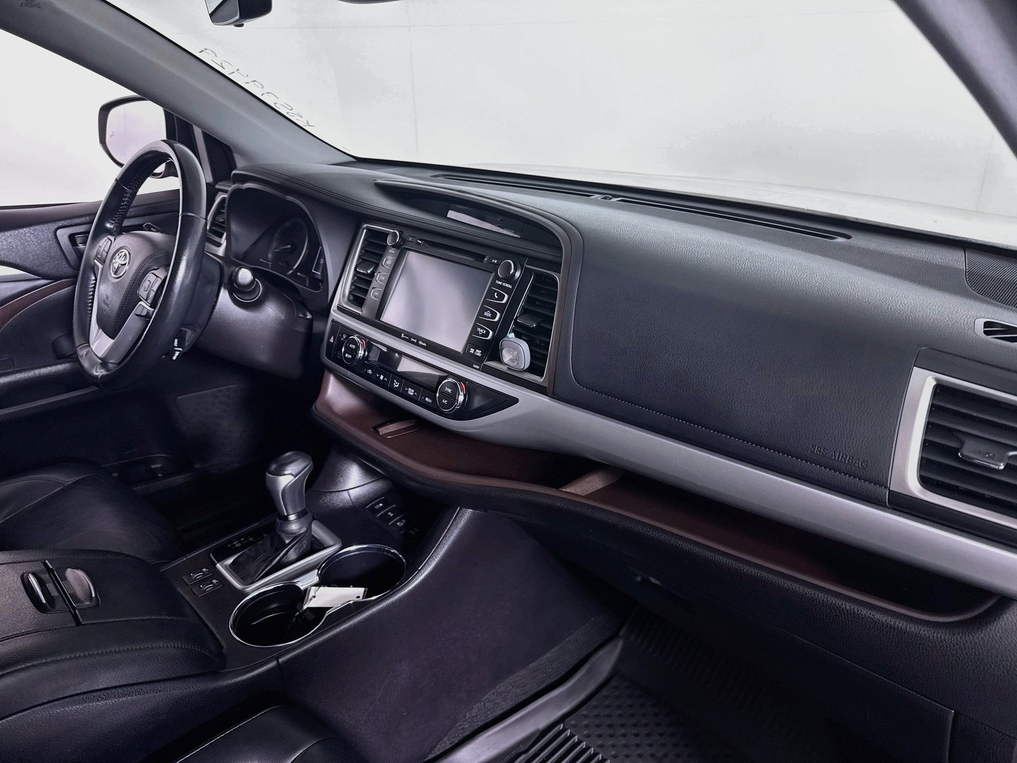 Certified 2019 Toyota Highlander XLE AWD/4WD image 31