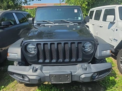 Used 2022 Jeep Wrangler Unlimited Sport AWD/4WD image 2