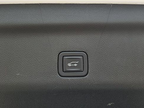 Used 2023 Chevrolet Suburban Premier AWD/4WD image 27