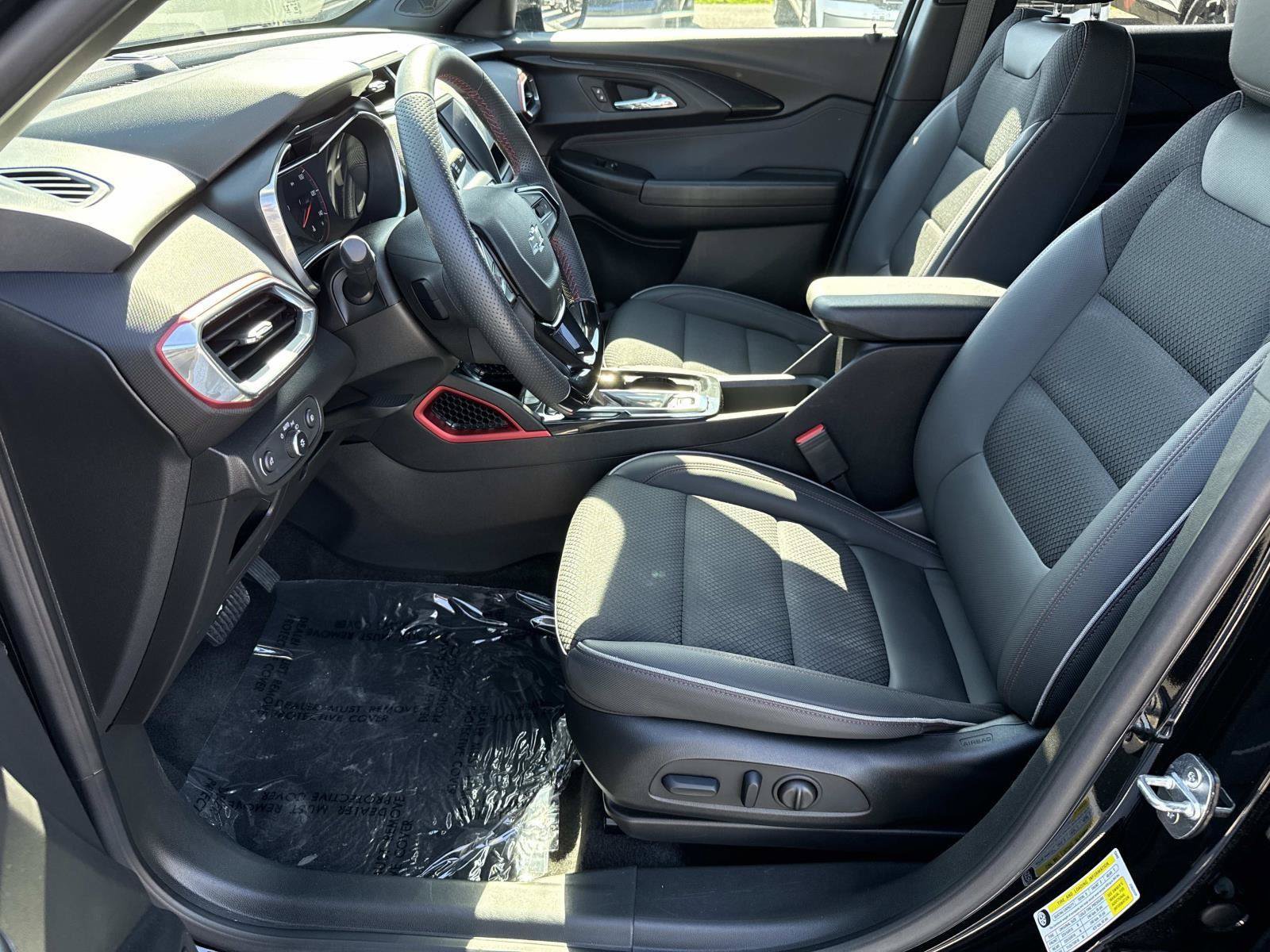 Used 2023 Chevrolet TrailBlazer RS AWD/4WD image 24