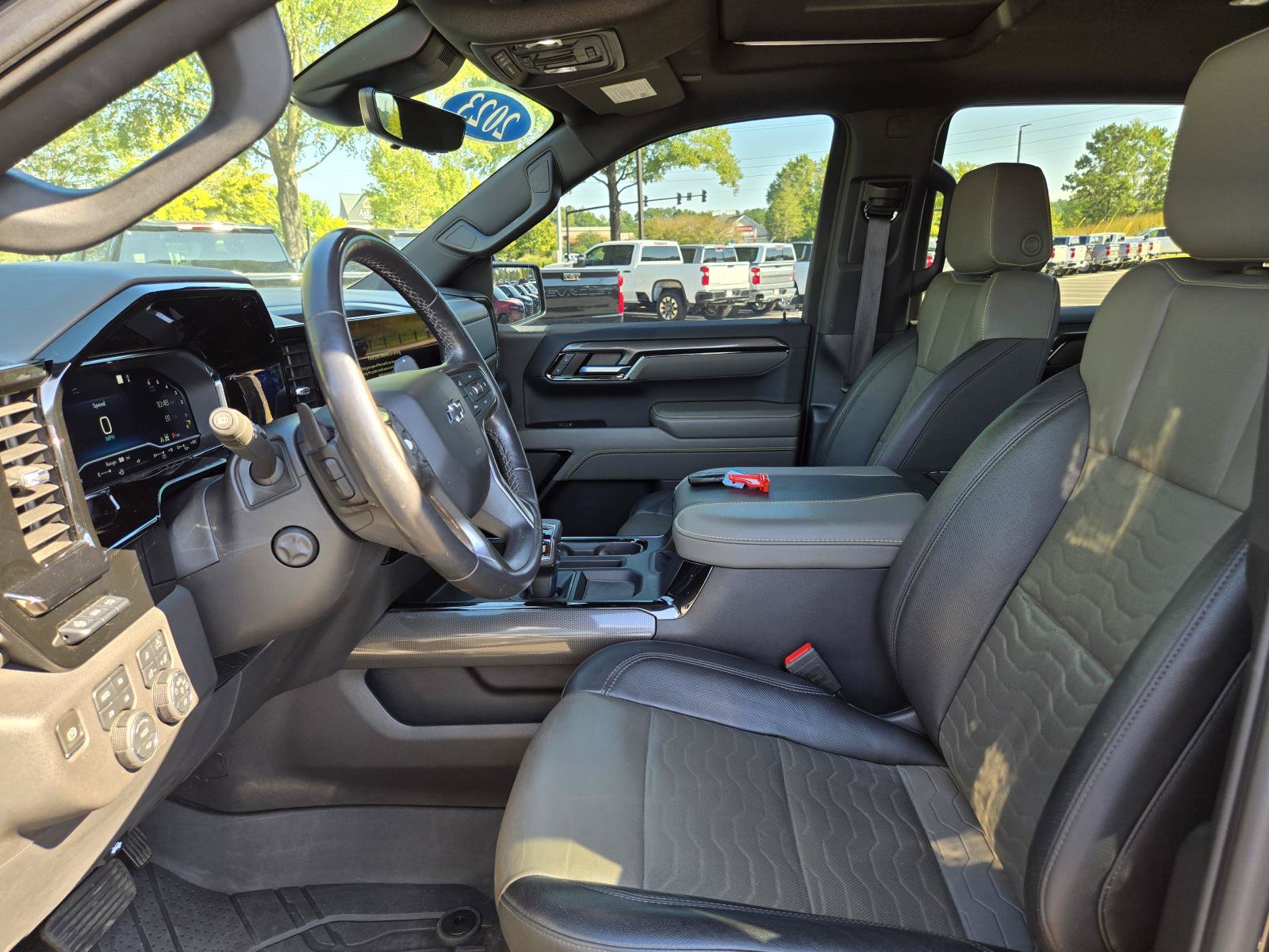 Used 2023 Chevrolet Silverado 1500 ZR2 w/ Technology Package AWD/4WD image 18