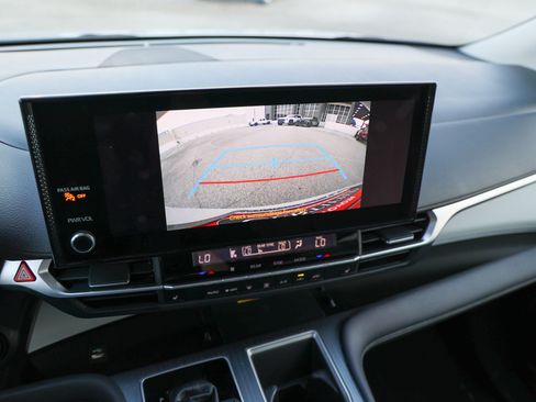 Certified 2026 Toyota Sienna XLE FWD image 22