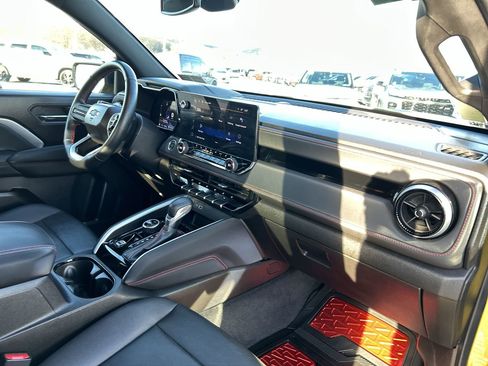 Used 2023 Chevrolet Colorado Z71 w/ Z71 Convenience Package 2 image 17