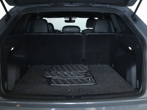 Used 2022 Volkswagen Atlas Cross Sport SE image 32