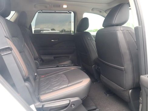 New 2026 Nissan Pathfinder Platinum AWD/4WD image 23