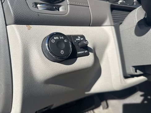 Used 2017 Buick Enclave Leather image 18