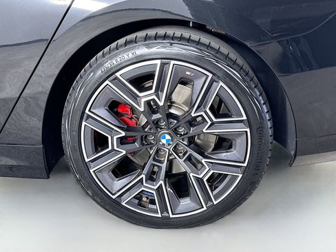 Certified 2024 BMW 530i 530i w/ M Sport Package image 33