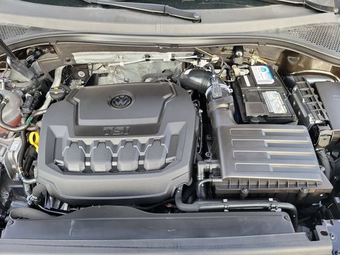 Used 2024 Volkswagen Tiguan SE FWD image 30