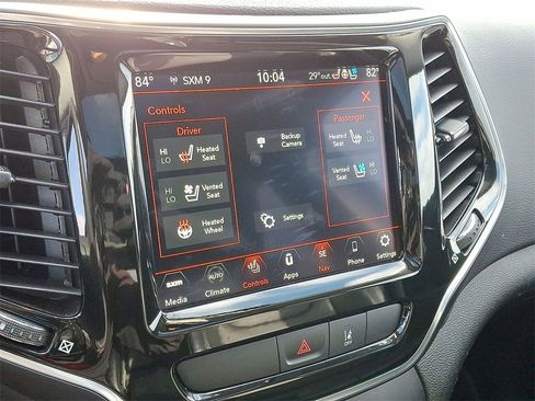 Certified 2022 Jeep Cherokee Limited w/ Elite Package image 19