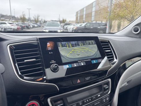 Used 2021 Honda Pilot Touring image 25