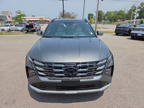 Used 2025 Hyundai Tucson Limited AWD/4WD image 3