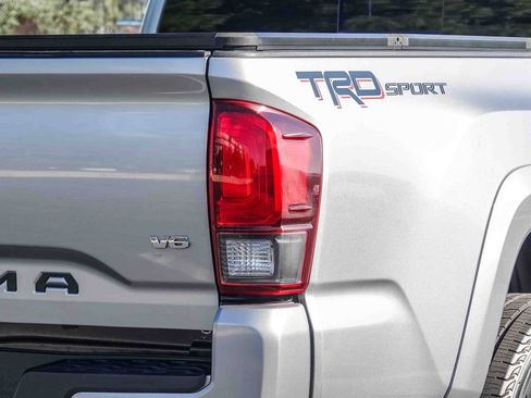 Certified 2018 Toyota Tacoma TRD Sport RWD image 8