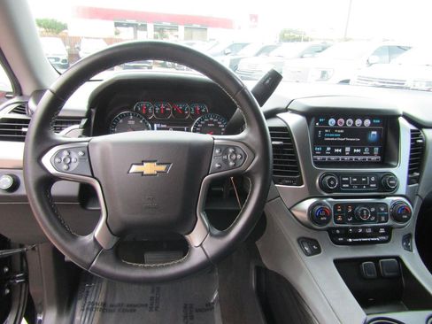 Used 2016 Chevrolet Suburban LT RWD image 19