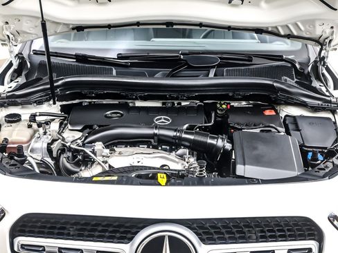 Certified 2023 Mercedes-Benz GLA 250 4MATIC w/ Premium Package image 11