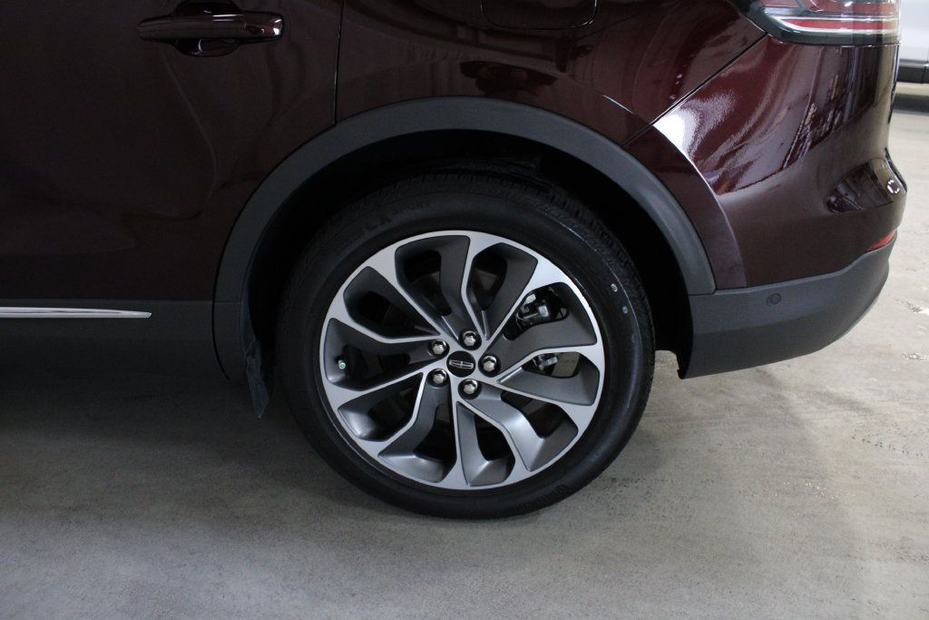 Used 2023 Lincoln Nautilus Reserve w/ Equipment Group 201A AWD/4WD image 29