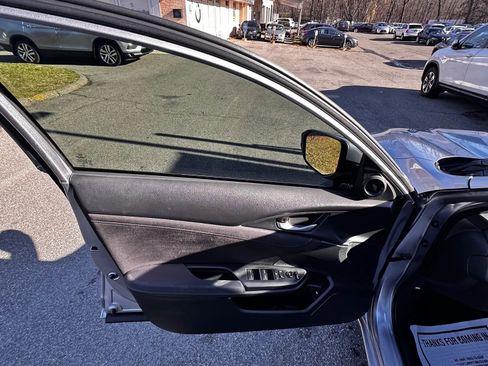 Used 2021 Honda Insight EX image 19